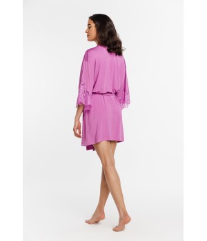 Bata rosa de micromodal con caída fluida